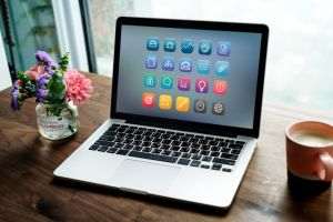Schimbarea de pe piaţa de laptopuri: Ce merită cumpărat acum